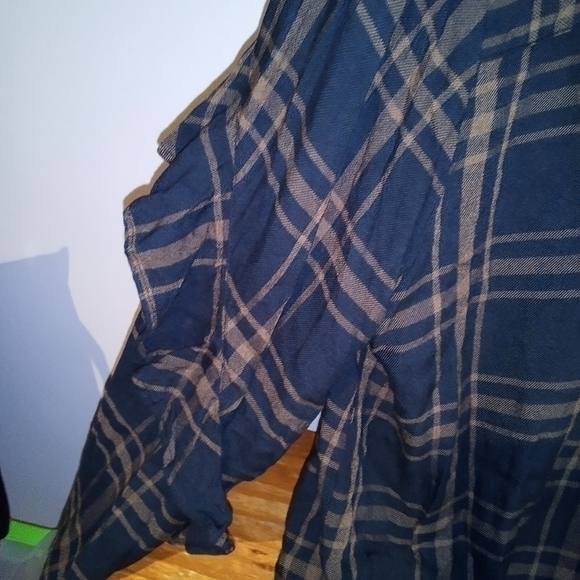 Mud Pie 100% rayon plaid button down ruffle sleeves frayed hem shirt L - Picture 6 of 12